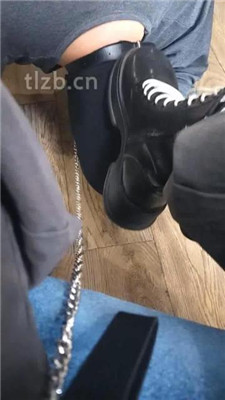 图片[4]_【姜果果】跪舔脏鞋臭袜/吃袜子_HD绳艺资源