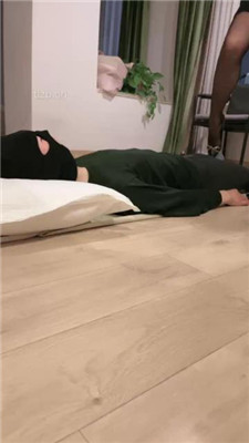 图片[17]_【烁烁】坐脸窒息/转胯sp/跪舔黑丝高跟/踩踏喂食_HD绳艺资源