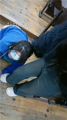 图片[11]_【爱可呀】母畜-遛狗爬行/舔毛拖鞋/舔素人长靴/闻棉袜_HD绳艺资源