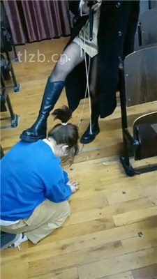 图片[19]_【爱可呀】母畜-遛狗爬行/舔毛拖鞋/舔素人长靴/闻棉袜_HD绳艺资源