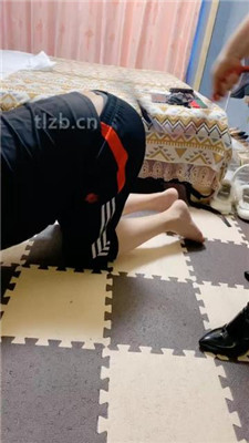 图片[4]_【佳琪绳艺导师】夫妻主长靴踩虐绿帽-反绑艺术装置塞嘴_HD绳艺资源