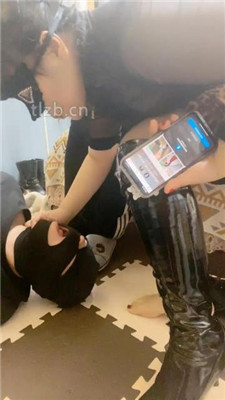 图片[10]_【佳琪绳艺导师】夫妻主长靴踩虐绿帽-反绑艺术装置塞嘴_HD绳艺资源