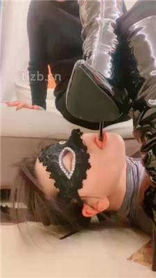 图片[2]_【高傲】裸足吮吸狂舔/长靴高跟碾压踩_HD绳艺资源