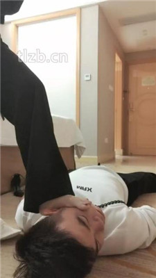 图片[10]_【花花子】裸足深喉/揪耳朵/踩踏/反绑掐乳_HD绳艺资源