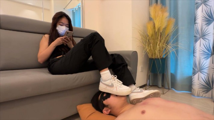 图片[9]_【无双sama】30分钟踩踏舔鞋底_HD绳艺资源