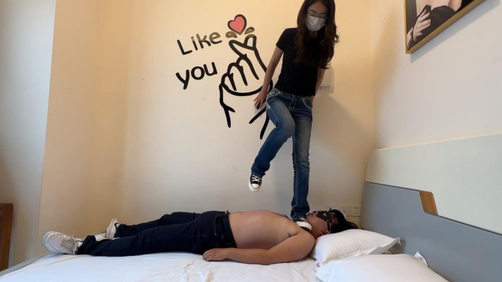 图片[5]_【无双sama】牛仔裤匡威裸足踩踏_HD绳艺资源