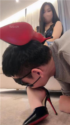 图片[2]_【小x大王】高跟碾压踩/插嘴深喉/恋足跪舔_HD绳艺资源