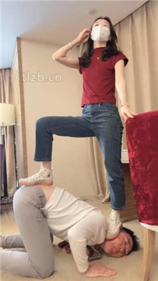 图片[5]_【万一】高跟匡威玩弄绿帽前任/踩狗爪/舔超脏鞋底/桌底虐/捂脸_HD绳艺资源