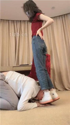 图片[6]_【万一】高跟匡威玩弄绿帽前任/踩狗爪/舔超脏鞋底/桌底虐/捂脸_HD绳艺资源