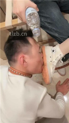 图片[15]_【万一】高跟匡威玩弄绿帽前任/踩狗爪/舔超脏鞋底/桌底虐/捂脸_HD绳艺资源