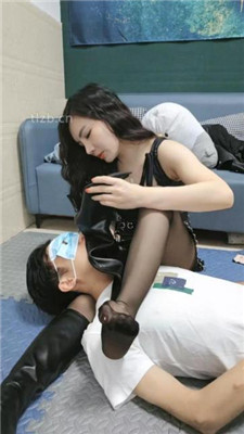 图片[3]_【木子大大】长靴黑丝美腿-腿绞窒息-掐脖/艺术闻鞋窝_HD绳艺资源