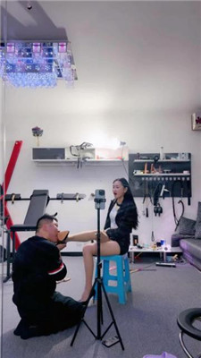 图片[3]_【尤金女皇】抽耳光/藤条训练/踩踏/虐乳舔臭脚_HD绳艺资源