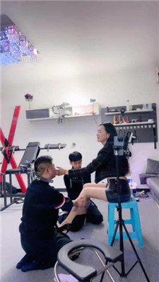 图片[14]_【尤金女皇】抽耳光/藤条训练/踩踏/虐乳舔臭脚_HD绳艺资源