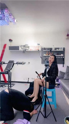 图片[15]_【尤金女皇】抽耳光/藤条训练/踩踏/虐乳舔臭脚_HD绳艺资源