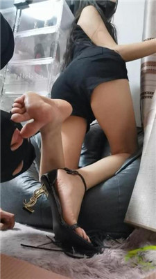 图片[6]_【皮皮】高跟凉鞋裸足玩贱奴/美腿踩踏_HD绳艺资源