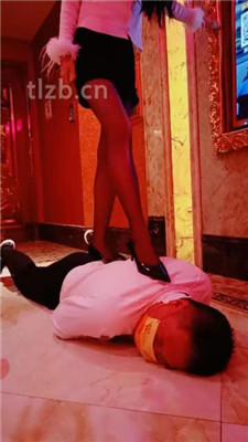 图片[8]_【陈甜女帝】KTV卫生间-高跟-短靴踩踏厕奴_HD绳艺资源