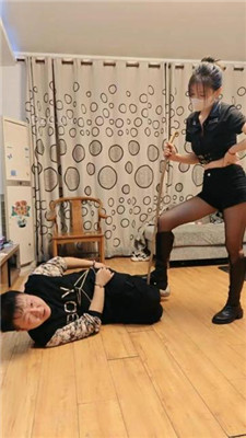 图片[4]_【诗琪】长靴踩踏/绳艺技巧重度虐打/踢踹_HD绳艺资源