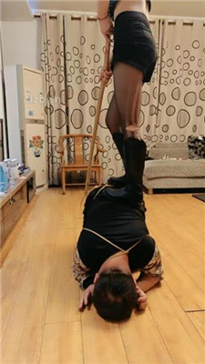 图片[11]_【诗琪】长靴踩踏/绳艺技巧重度虐打/踢踹_HD绳艺资源