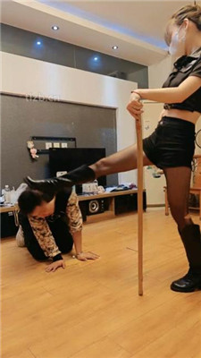 图片[16]_【诗琪】长靴踩踏/绳艺技巧重度虐打/踢踹_HD绳艺资源