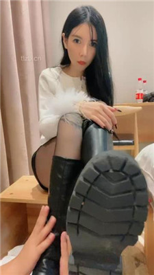 图片[4]_【陈甜女帝】长靴黑丝美腿踩地毯狗【完整版】_HD绳艺资源