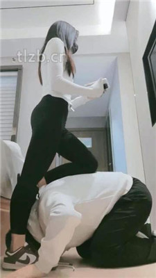 图片[2]_【妮蔻】踩狗爪/夹头/提档/窒息/鞋子插嘴/闻舔肉丝_HD绳艺资源