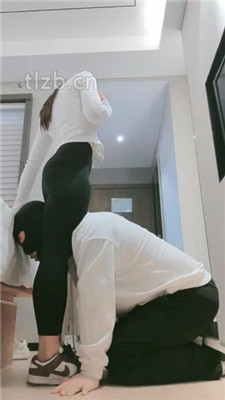 图片[7]_【妮蔻】踩狗爪/夹头/提档/窒息/鞋子插嘴/闻舔肉丝_HD绳艺资源