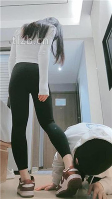 图片[9]_【妮蔻】踩狗爪/夹头/提档/窒息/鞋子插嘴/闻舔肉丝_HD绳艺资源