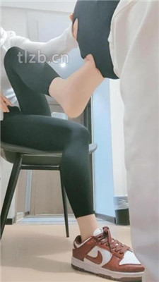 图片[16]_【妮蔻】踩狗爪/夹头/提档/窒息/鞋子插嘴/闻舔肉丝_HD绳艺资源