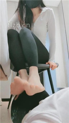 图片[17]_【妮蔻】踩狗爪/夹头/提档/窒息/鞋子插嘴/闻舔肉丝_HD绳艺资源