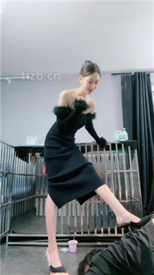 图片[12]_【艾琳175】铁笼关狗-舔高跟/碾压狗爪/插嘴/袜子塞嘴/虐乳_HD绳艺资源