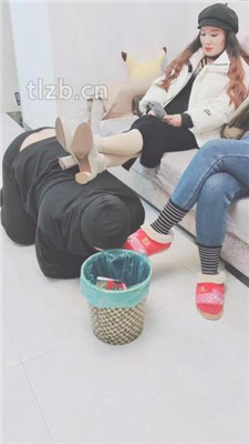 图片[11]_【美容院S】物化坐垫/吃垃圾/舔双S脏鞋/短靴踩踏_HD绳艺资源