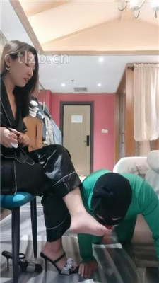 图片[8]_【冷御绳艺导师】胯下遛狗/脚喂食/踩踏/品尝臭脚_HD绳艺资源