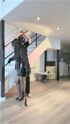 图片[4]_【清禾】高跟鞋踩狗背/数据线训练/高跟踢踹_HD绳艺资源