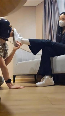 图片[3]_【广州上头姐妹s】跪舔小白鞋白袜/踩踏/裸足插嘴_HD绳艺资源