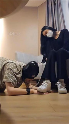 图片[8]_【广州上头姐妹s】跪舔小白鞋白袜/踩踏/裸足插嘴_HD绳艺资源