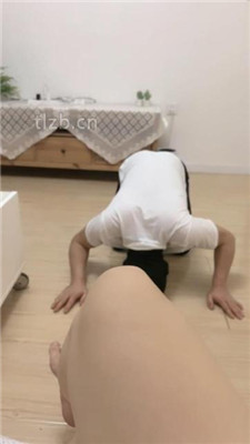 图片[5]_【新疆王祖贤】跪舔白袜脚/塞嘴踩踏_HD绳艺资源