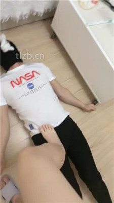 图片[8]_【新疆王祖贤】跪舔白袜脚/塞嘴踩踏_HD绳艺资源