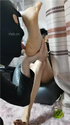 图片[6]_【皮皮】漂亮女郎-性感大长腿踩脚垫_HD绳艺资源