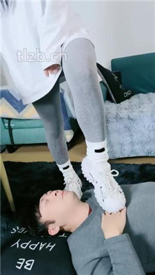 图片[5]_【幽魅】运动鞋白袜全体重踩地毯/白袜蹂躏狗脸_HD绳艺资源
