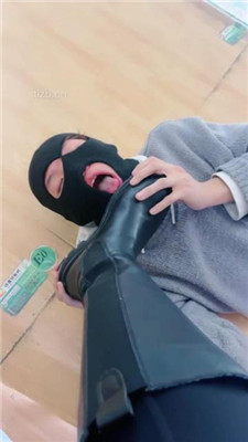 图片[4]_【琪琪美美子】调03年小奶狗-跪舔长靴/踩踏骑马/钻胯_HD绳艺资源