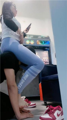 图片[17]_【小妮】网吧-电竞桌底甘愿做奴【完整版】_HD绳艺资源