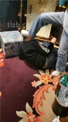 图片[3]_【文文文】KTV-素人S-闻小白鞋黑棉袜_HD绳艺资源