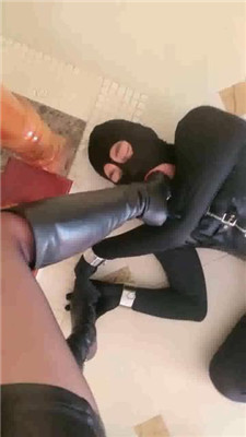 图片[18]_【高傲】胯下辱/重度训练/长靴美腿/口水吐脸_HD绳艺资源