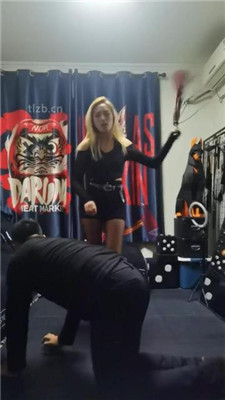 图片[9]_【丝温】狂抽耳光/训练/黑丝脚踩踏_HD绳艺资源