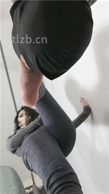 图片[13]_【稚主】裸足全体重踩人体桥梁/臭脚捂脸/脚插嘴_HD绳艺资源