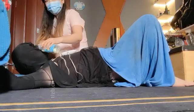 图片[6]_【东营天香百合】吊绑丝袜塞嘴刑虐_HD绳艺资源