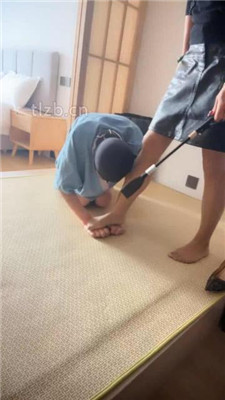 图片[11]_【冰色】丝袜高跟踩虐/训练/狗链遛狗_HD绳艺资源