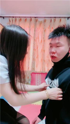 图片[8]_【艾琳】坐脸窒息/虐乳/黑丝脚插嘴/踩踏_HD绳艺资源