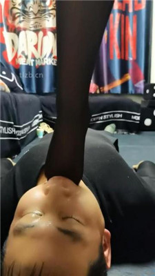 图片[18]_【丝温】跪舔铆钉高跟黑丝/臭脚喂食/骑马转胯踩踏_HD绳艺资源