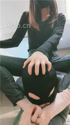 图片[14]_【妮蔻】长靴踩狗头/人肉座椅/踩踏/舔脏鞋底/闻鞋闻白袜_HD绳艺资源